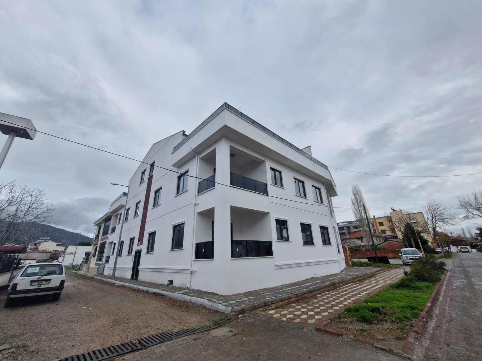 ÖMÜR'DEN OKSİJEN DEPOSU ZEYTİNLİDE ÖN CEPHE 2+1 SATILIK DAİRE