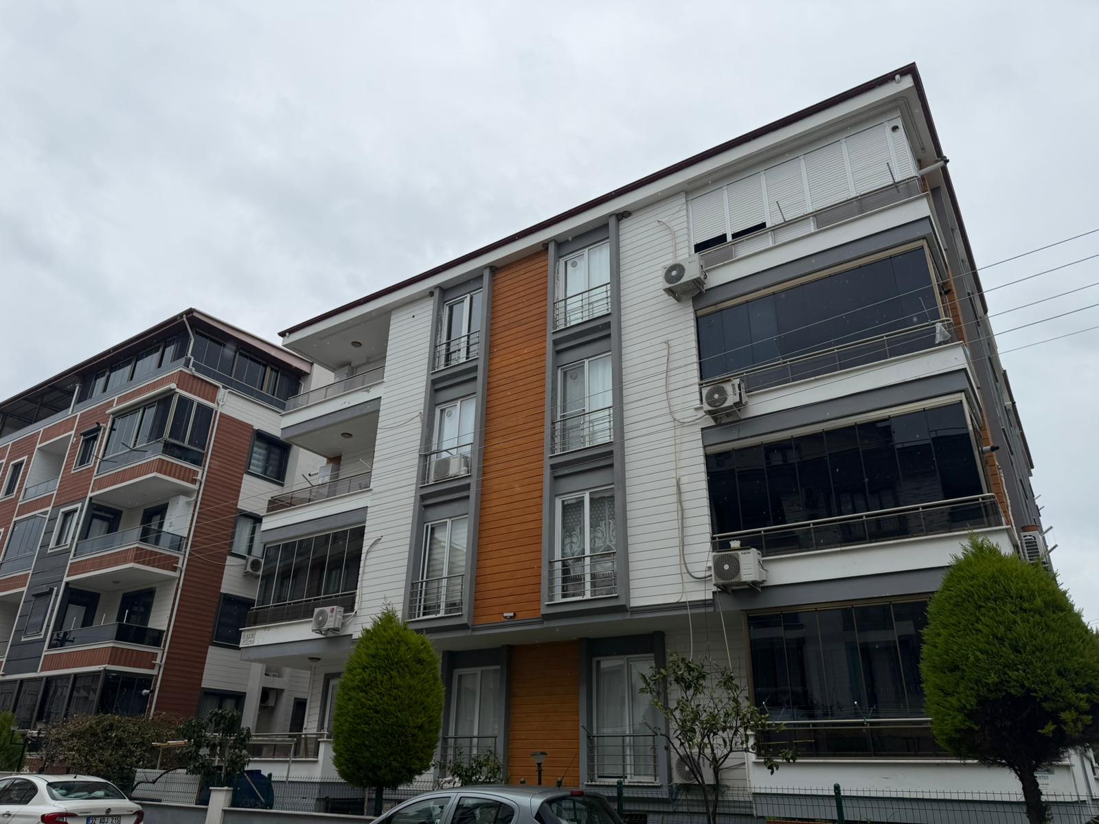 ÖMÜR'DEN ALTINKUMDA ÖN CEPHE D.KOMBİLİ 1+1 FIRSAT SATILIK DAİRE