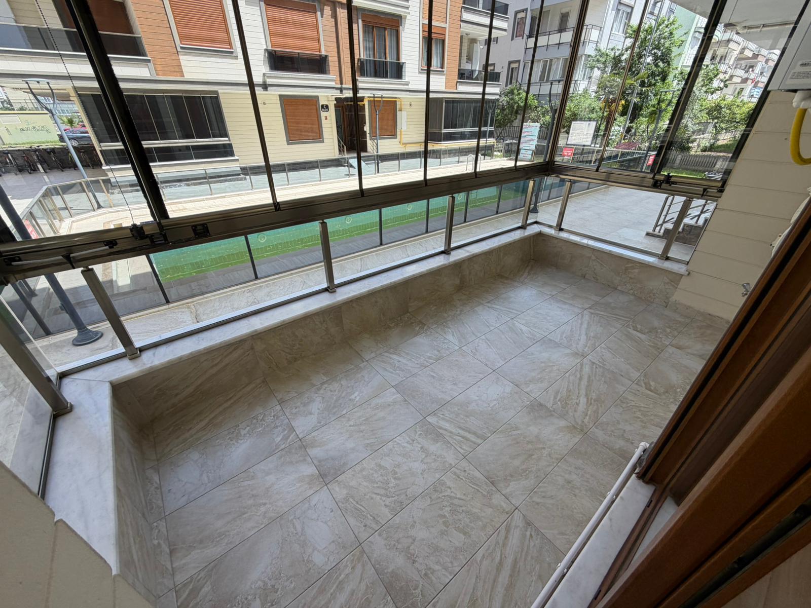 ÖMÜR'DEN HAVUZLU SİTE İÇİNDE 5 YAŞINDA 2+1 SATILIK DAİRE görsel 6