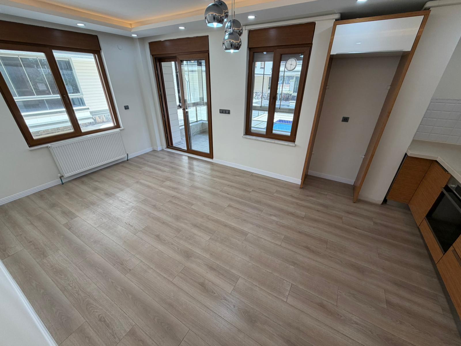 ÖMÜR'DEN HAVUZLU SİTE İÇİNDE 5 YAŞINDA 2+1 SATILIK DAİRE görsel 17