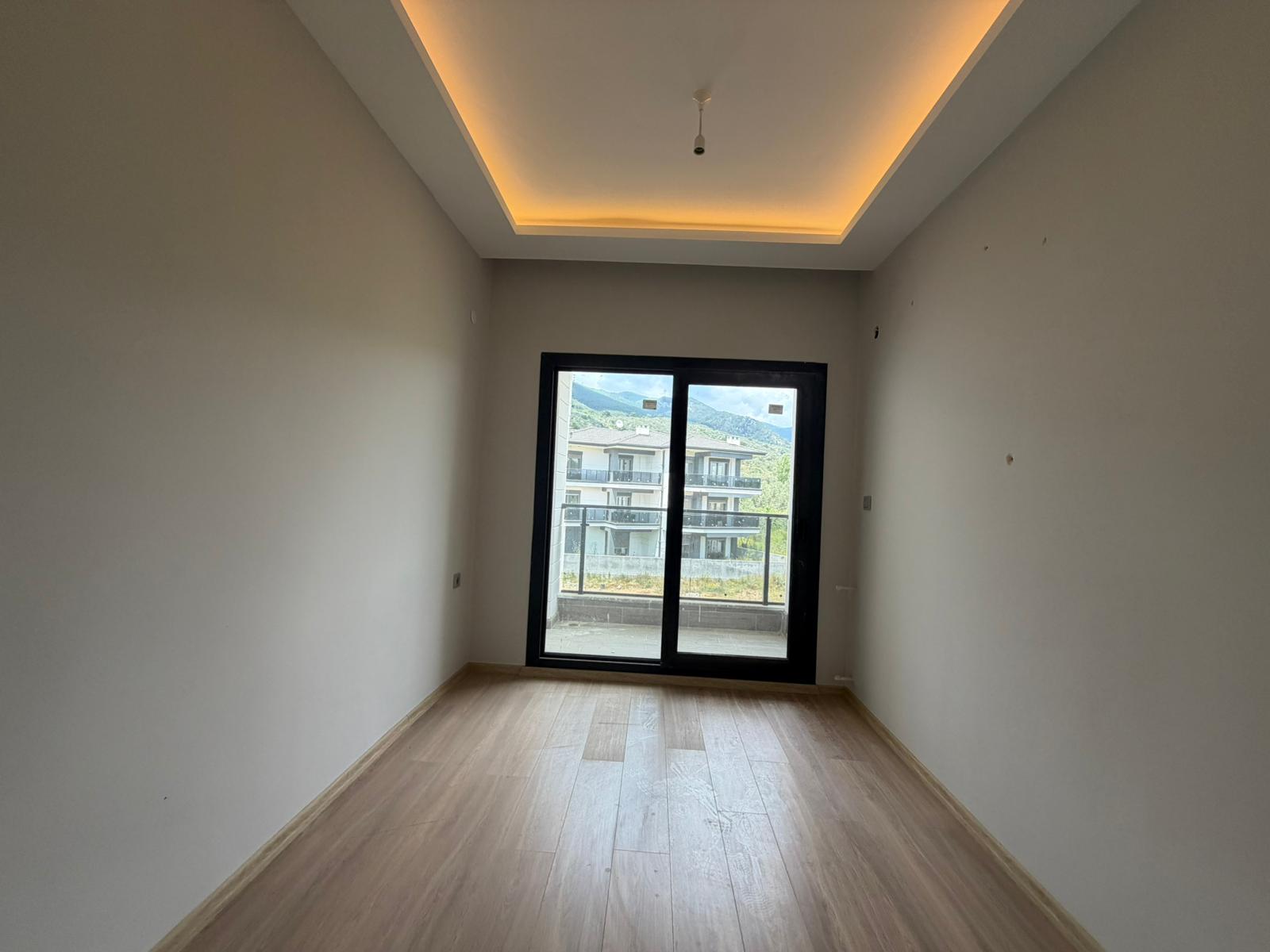 ÖMÜR'DEN KÖRFEZİN GÖZ BEBEGİ ÇAMLIBELDE TERASLI 1+1 DUBLEKS görsel 13