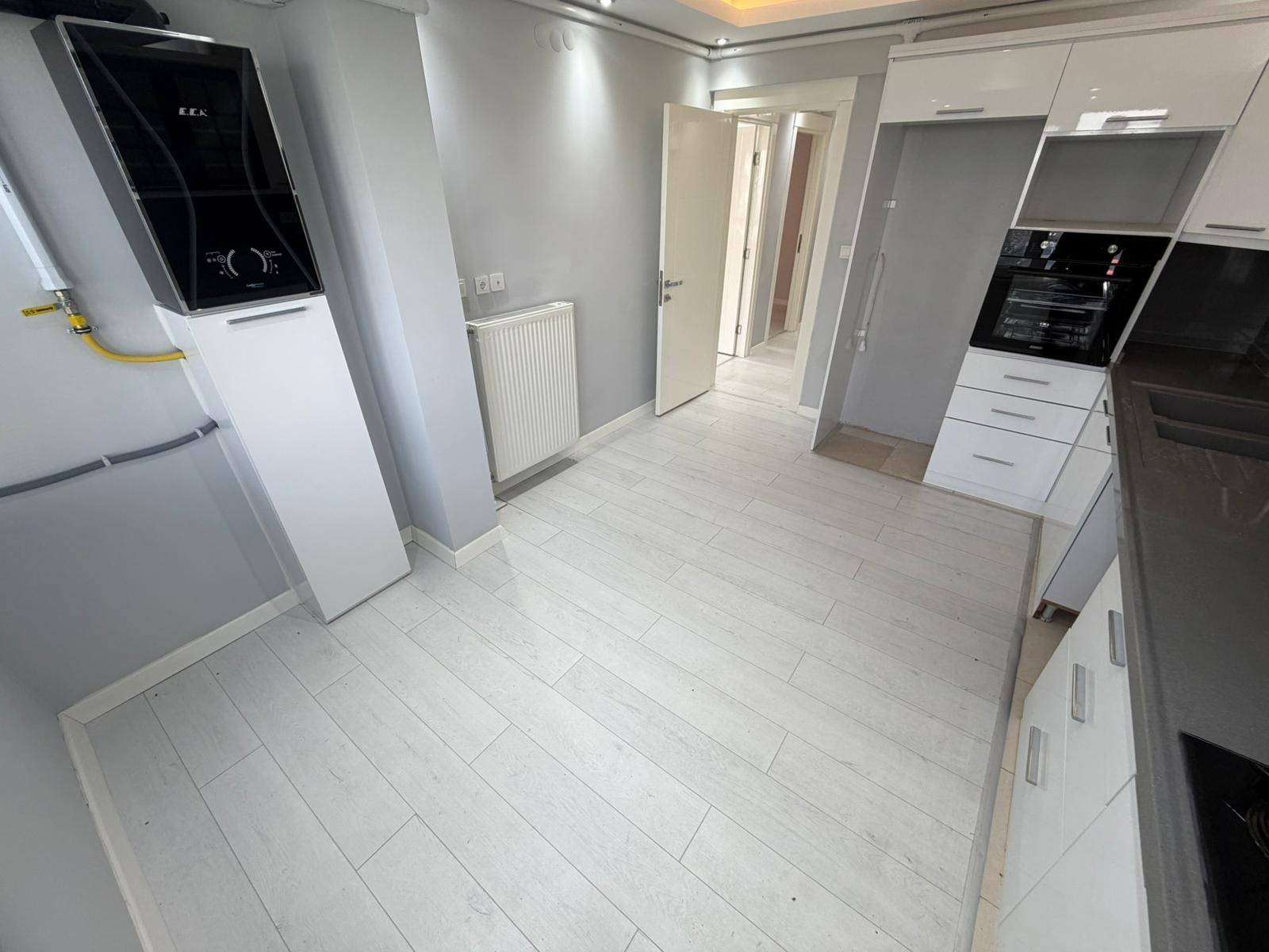 ÖMÜR'DEN HER DETAYIYLA YENİLENMİŞ GENİŞ 3+1 SATILIK DAİRE görsel 24