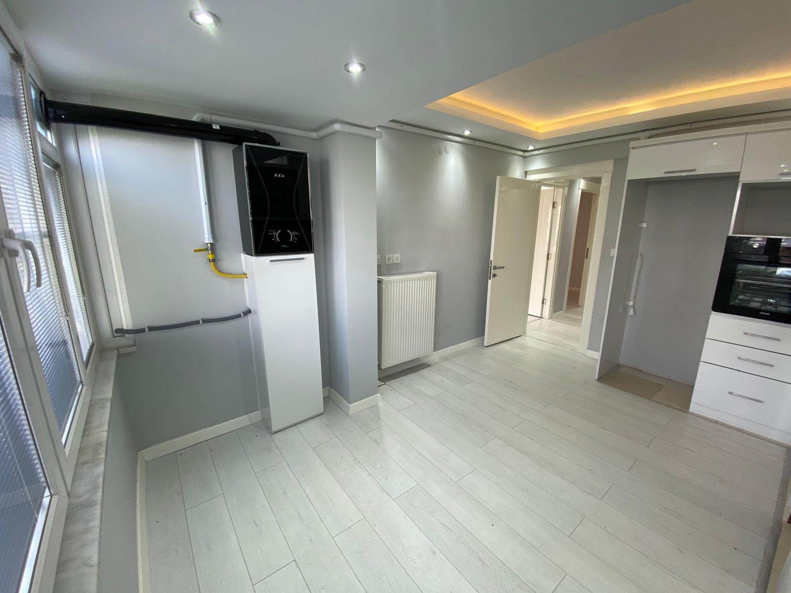 ÖMÜR'DEN HER DETAYIYLA YENİLENMİŞ GENİŞ 3+1 SATILIK DAİRE görsel 5