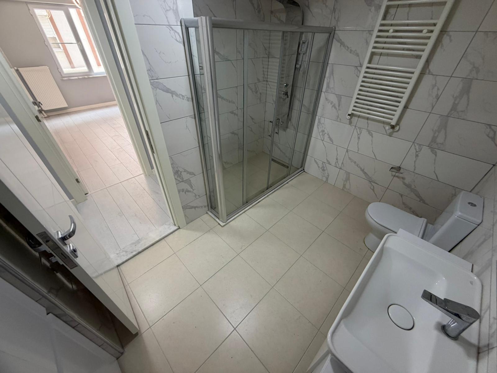 ÖMÜR'DEN HER DETAYIYLA YENİLENMİŞ GENİŞ 3+1 SATILIK DAİRE görsel 30