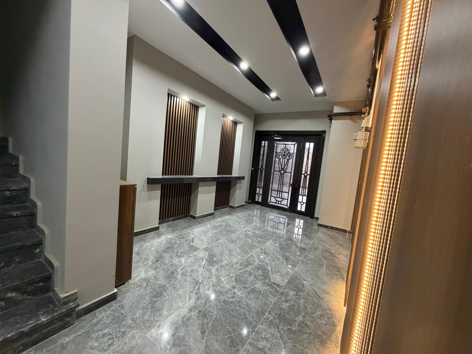 ÖMÜR'DEN KOMBİLİ MARKA BEYAZ EŞYA EFSANE KONUM 1+1 SATILIK DAİRE görsel 2