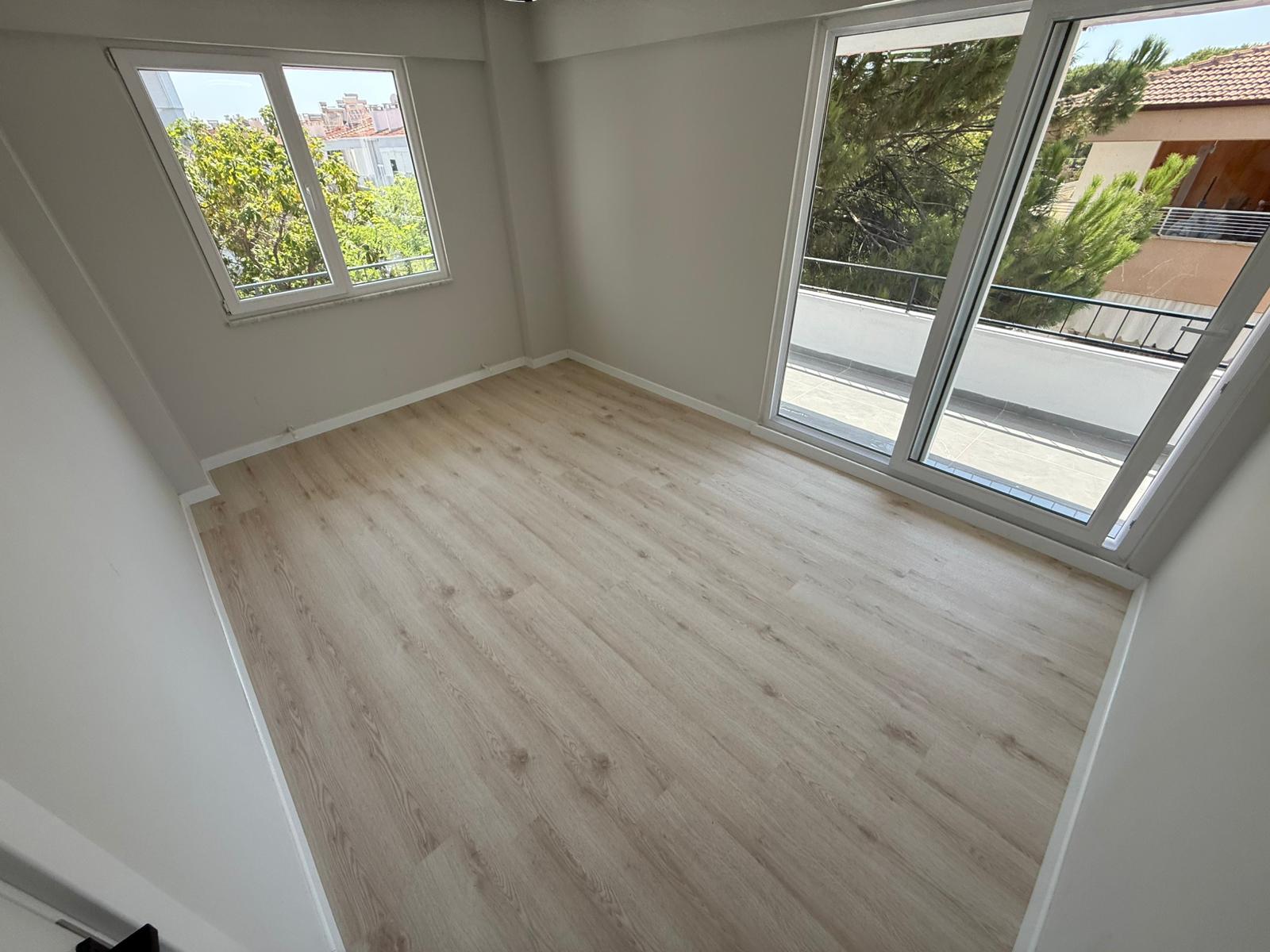 ÖMÜR'DEN İKİZÇAYDA ÖN CEPHE ARAKT ÇİFT BANYOLU 2+1 SATILIK DAİRE görsel 5
