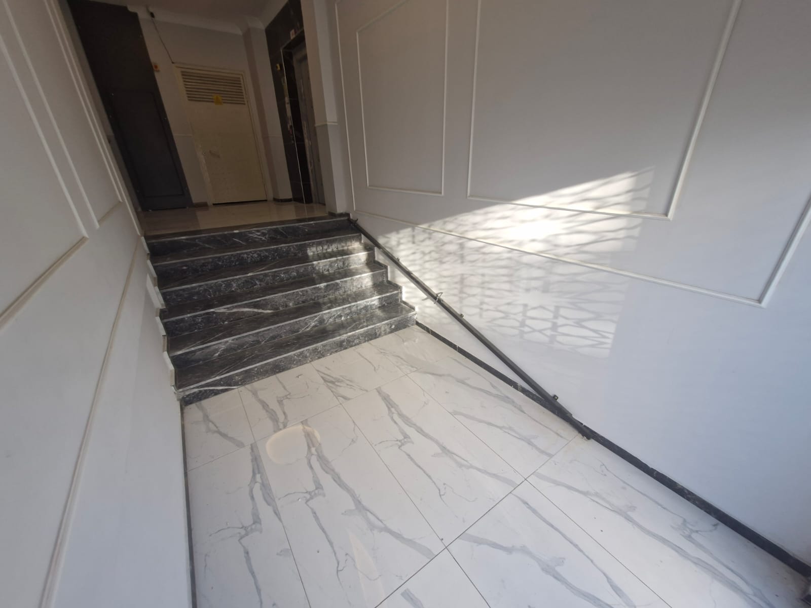 ÖMÜR'DEN DENİZE 500M BAHÇE KULLANIMLI 1+1 SATILIK DAİRE görsel 2
