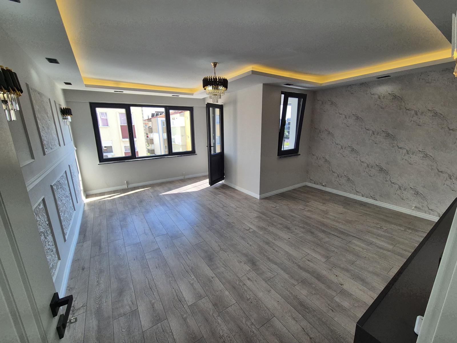 ÖMÜR'DEN AKÇAYDA ÖN CEPHE ARAKAT LÜX YAPILI 2+1 SATILIK DAİRE görsel 5