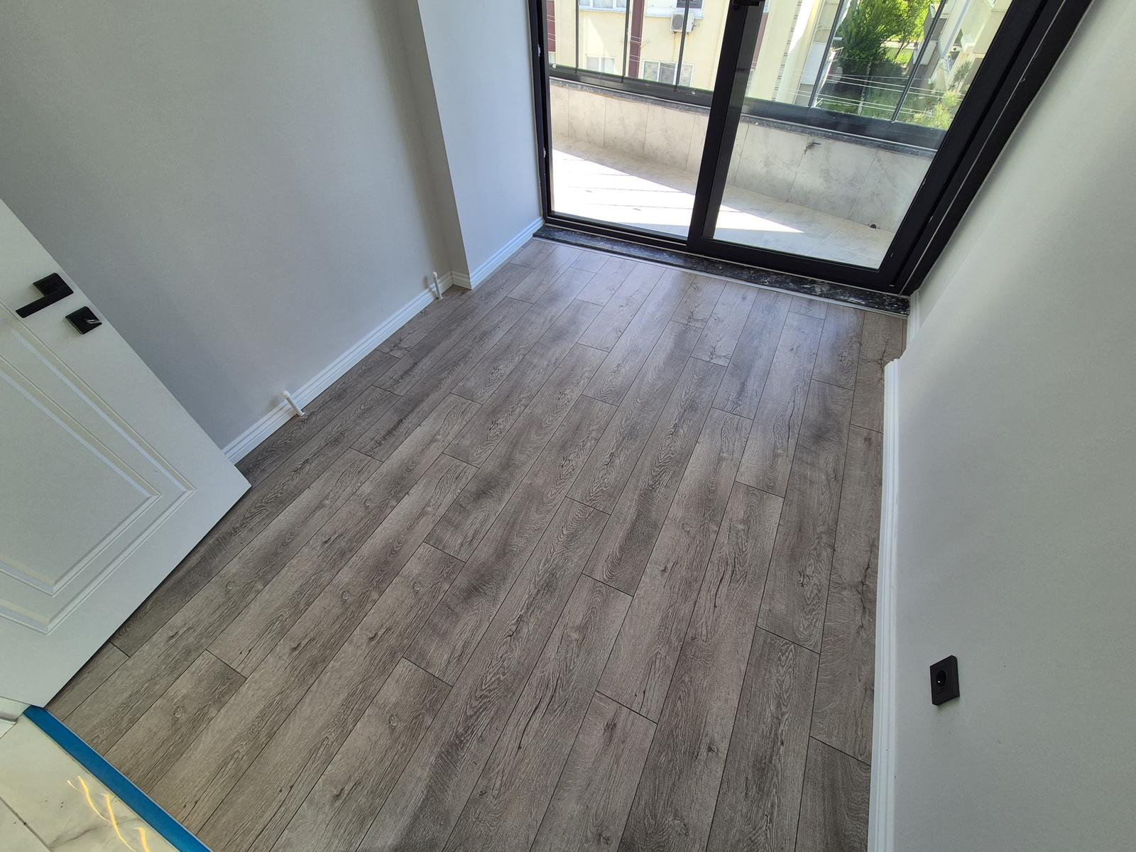 ÖMÜR'DEN AKÇAYDA ÖN CEPHE ARAKAT LÜX YAPILI 2+1 SATILIK DAİRE görsel 32
