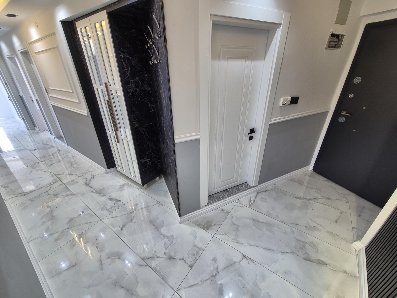 ÖMÜR'DEN AKÇAYDA ÖN CEPHE ARAKAT LÜX YAPILI 2+1 SATILIK DAİRE görsel 8