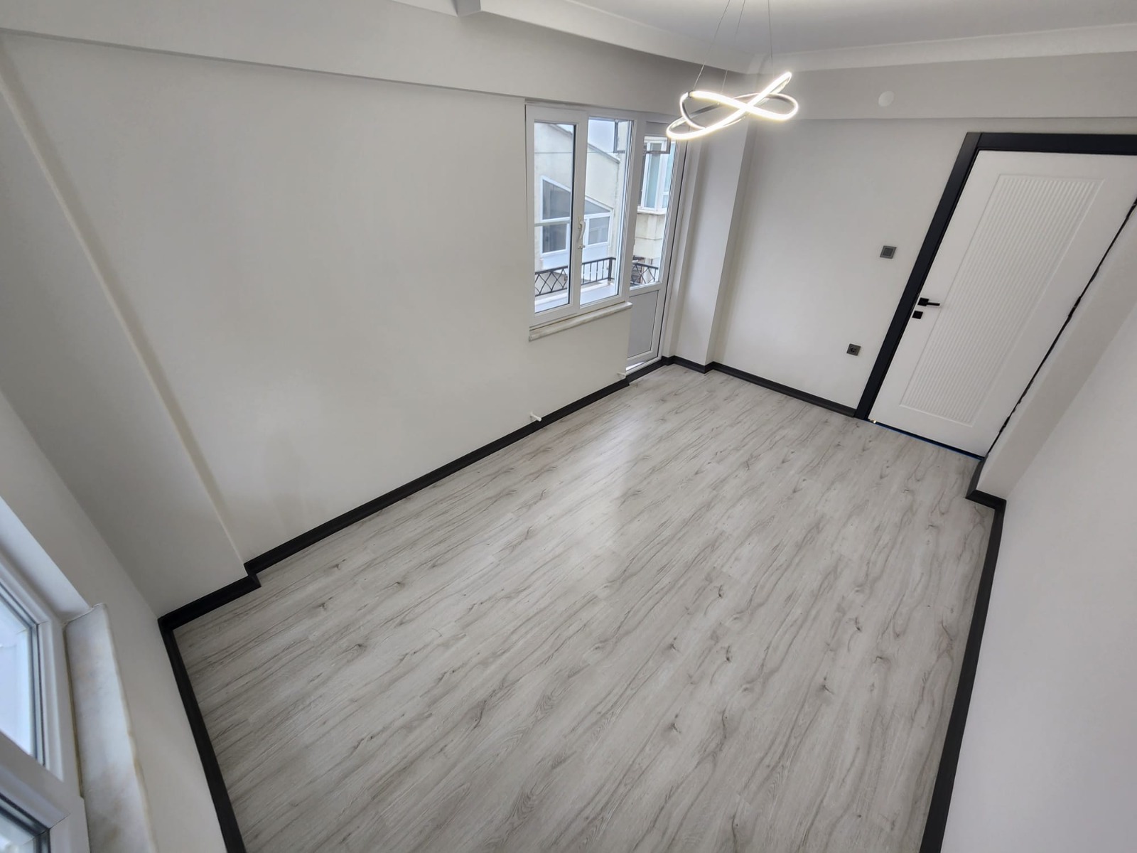ÖMÜR'DEN AKÇAYDA ÖN CEPHE ARAKAT LÜX YAPILI 2+1 SATILIK DAİRE görsel 31