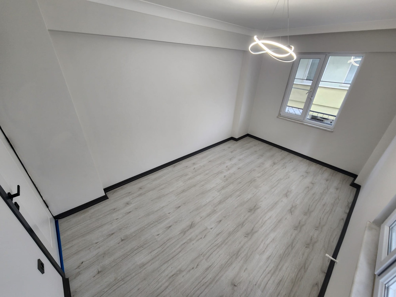 ÖMÜR'DEN AKÇAYDA ÖN CEPHE ARAKAT LÜX YAPILI 2+1 SATILIK DAİRE görsel 43
