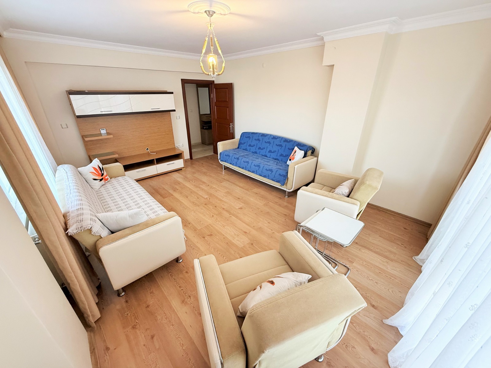 ÖMÜR'DEN  ALTINKUM'DA FULL EŞYALI ÖN CEPHE 2+1 KAÇMAZ DAİRE görsel 3